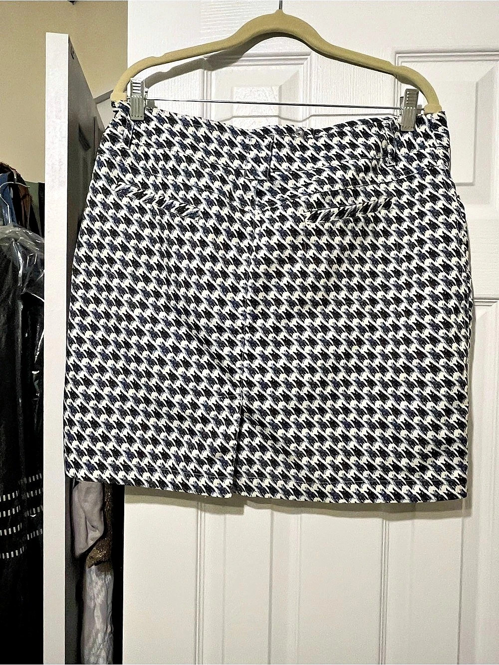 G G blue Golf Abstract Print Mini Skort Size 12 Like New